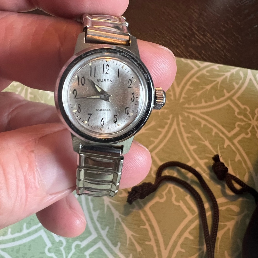 Ladies dainty 1962 Buren Swiss made mechanical watch